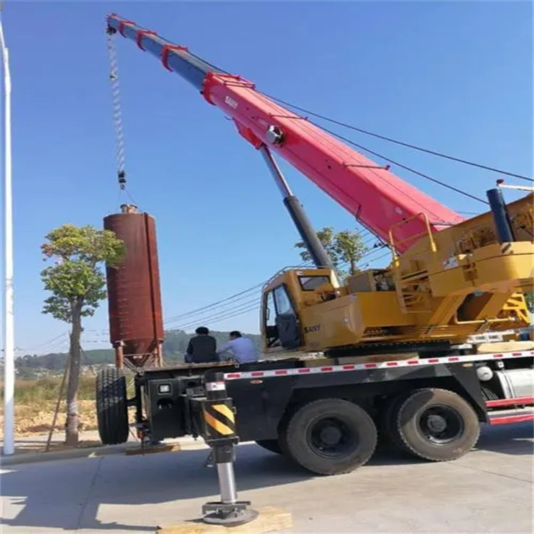 香河县专业吊车租赁多少钱